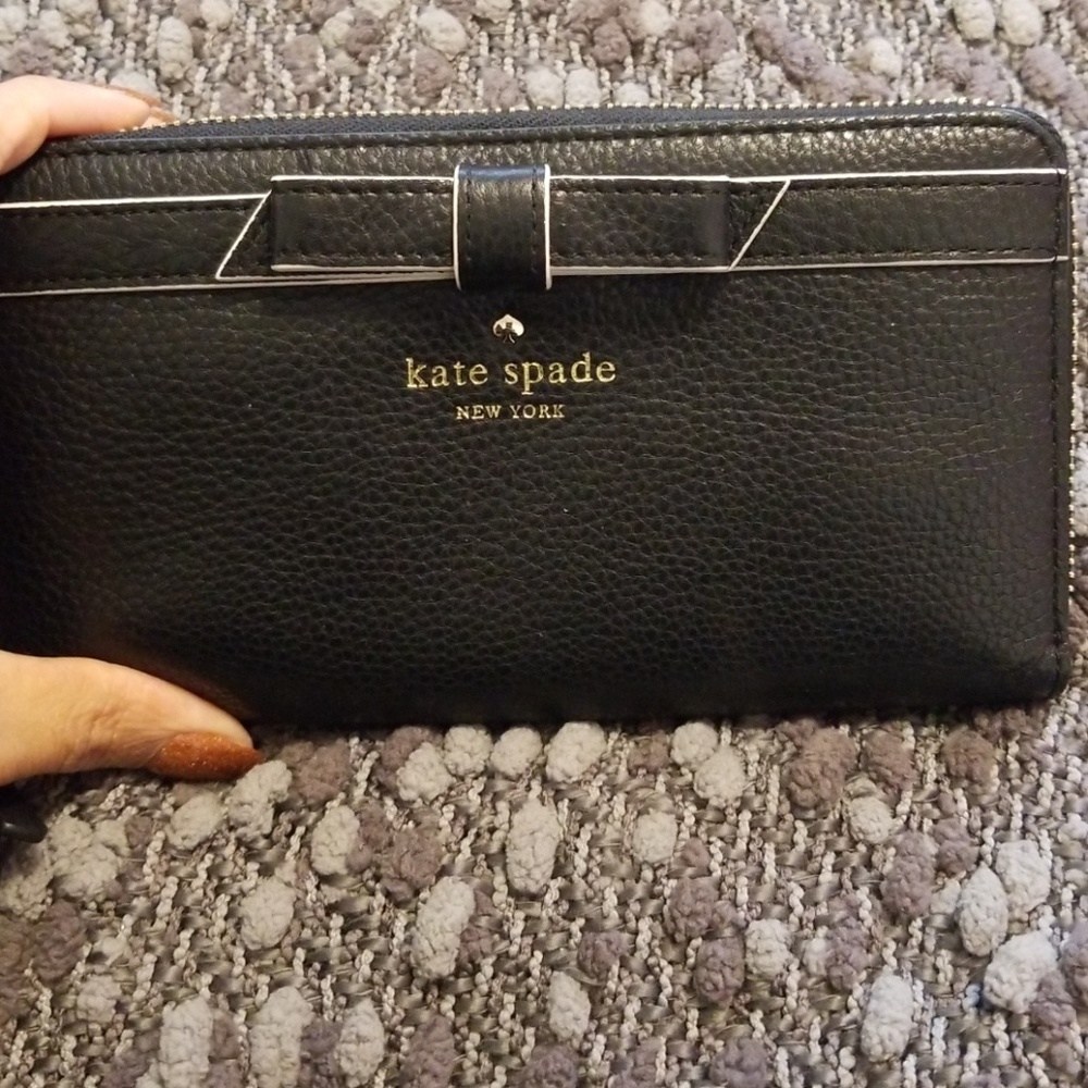 Black Kate Spade wallet